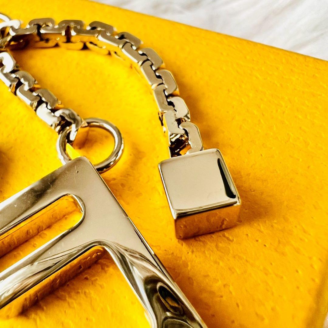 ✨美品✨フェンディ　キーホルダー　バッグチャーム　バゲット　FFロゴ　スクエア