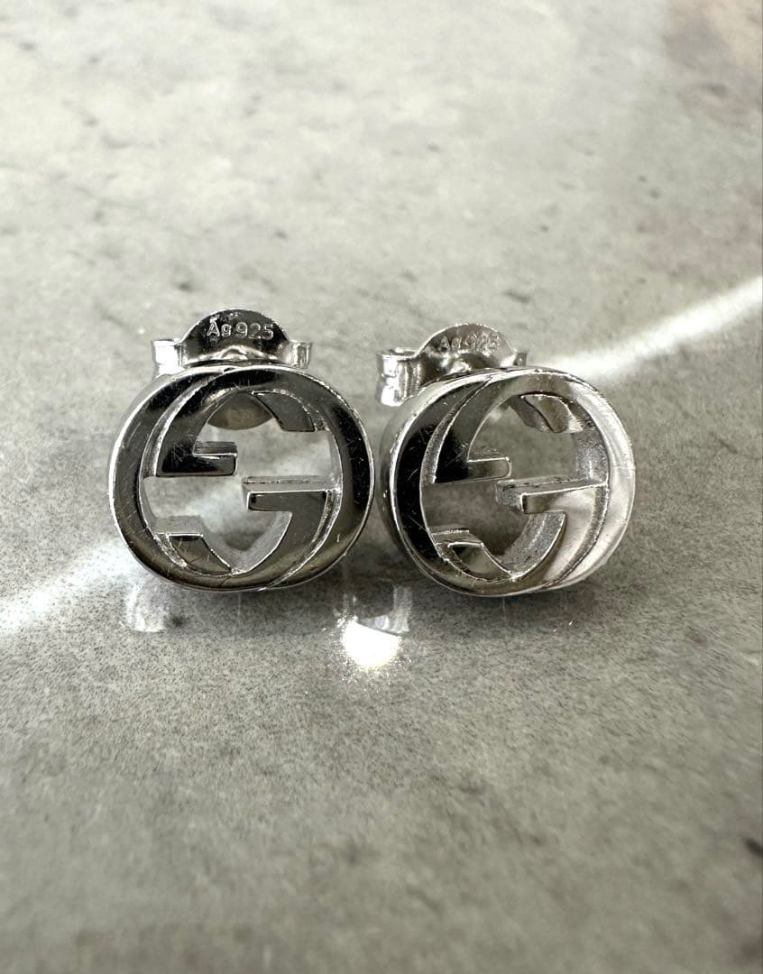 GUCCI ロゴスタッドピアス シルバー925