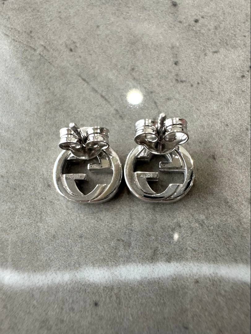 GUCCI ロゴスタッドピアス シルバー925