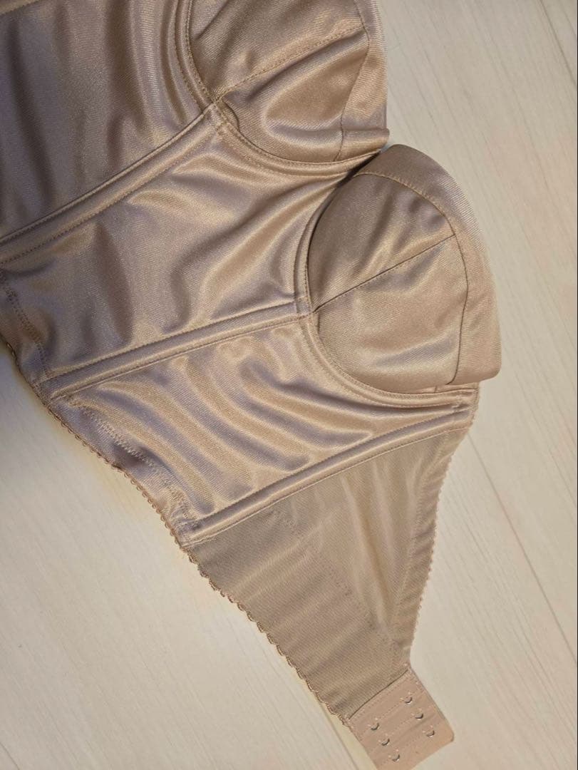 【値下げ中】ベージュブラジャーとショーツセット