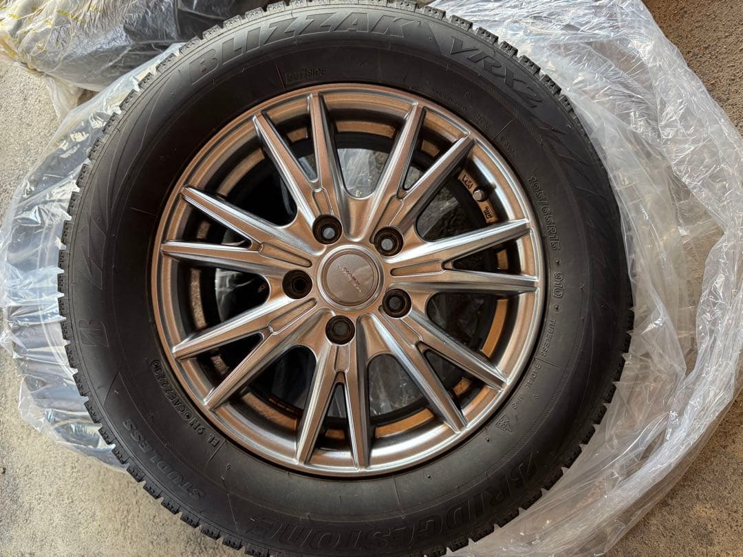 ノア 80系　スタッドレスタイヤ