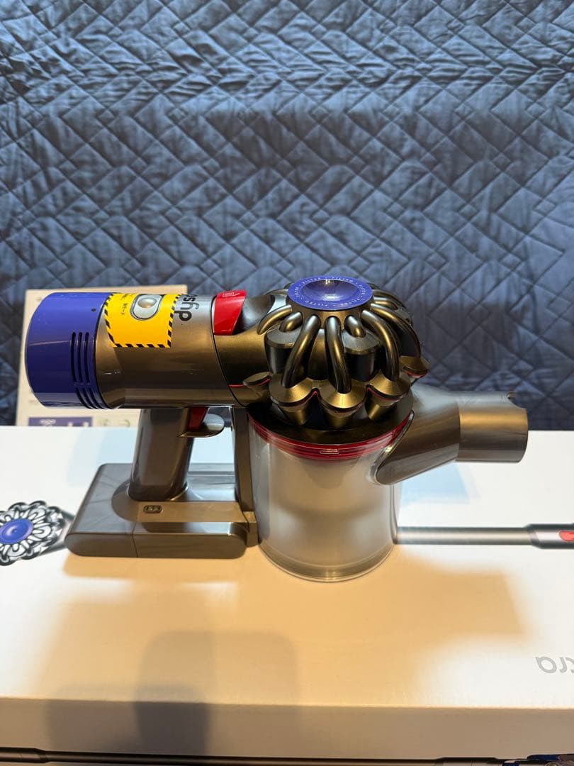 dyson v8 fluffy extra スティッククリーナー 本体