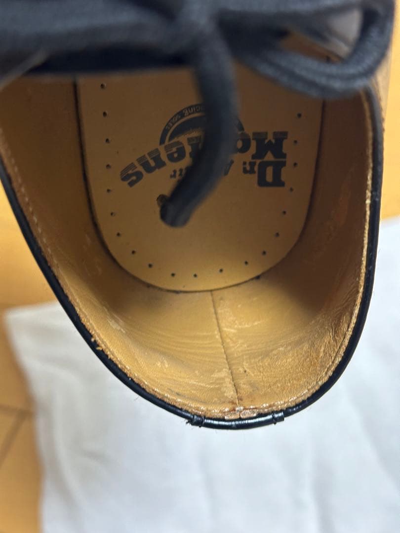 Dr.Martens 3ホール　イエローステッチ