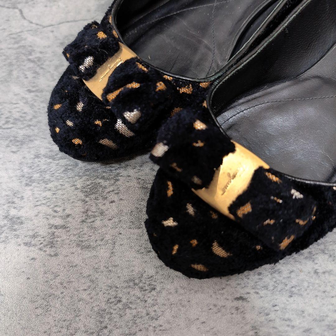 フェラガモ ヴァラ フラットシューズ 23.5〜24 黒 金 ラメ 裏張り済 冬