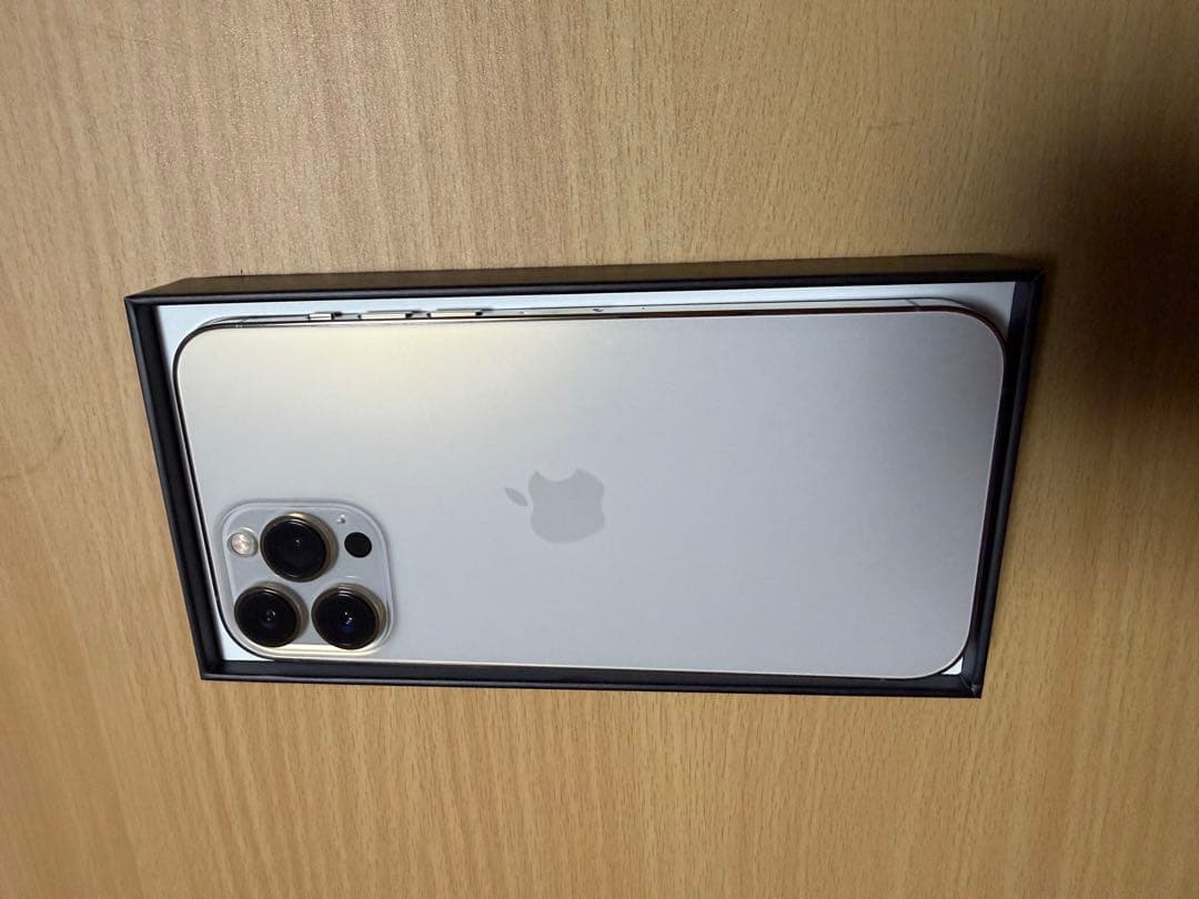 iPhone13 ProMax ゴールド　本体　ケース