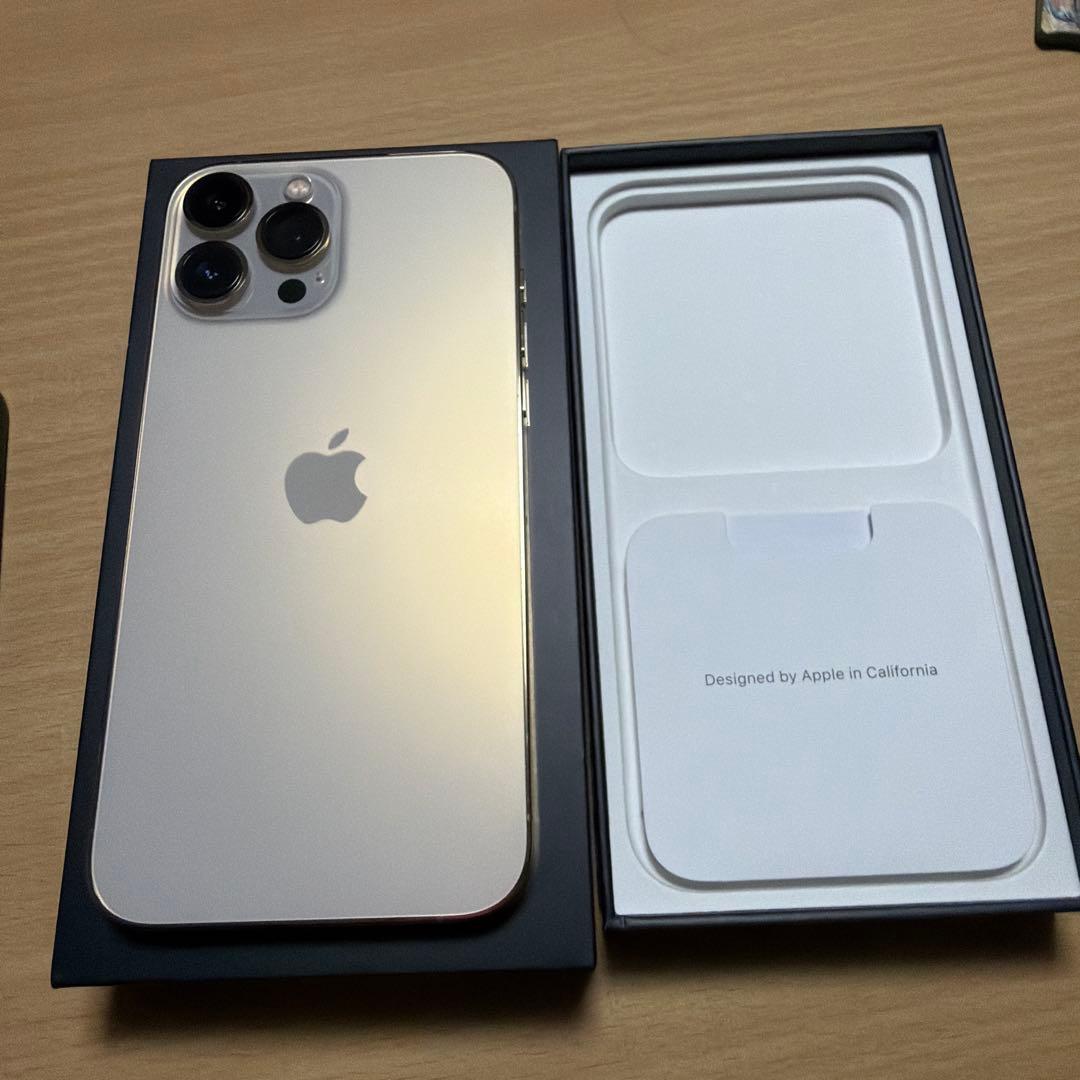 iPhone13 ProMax ゴールド　本体　ケース