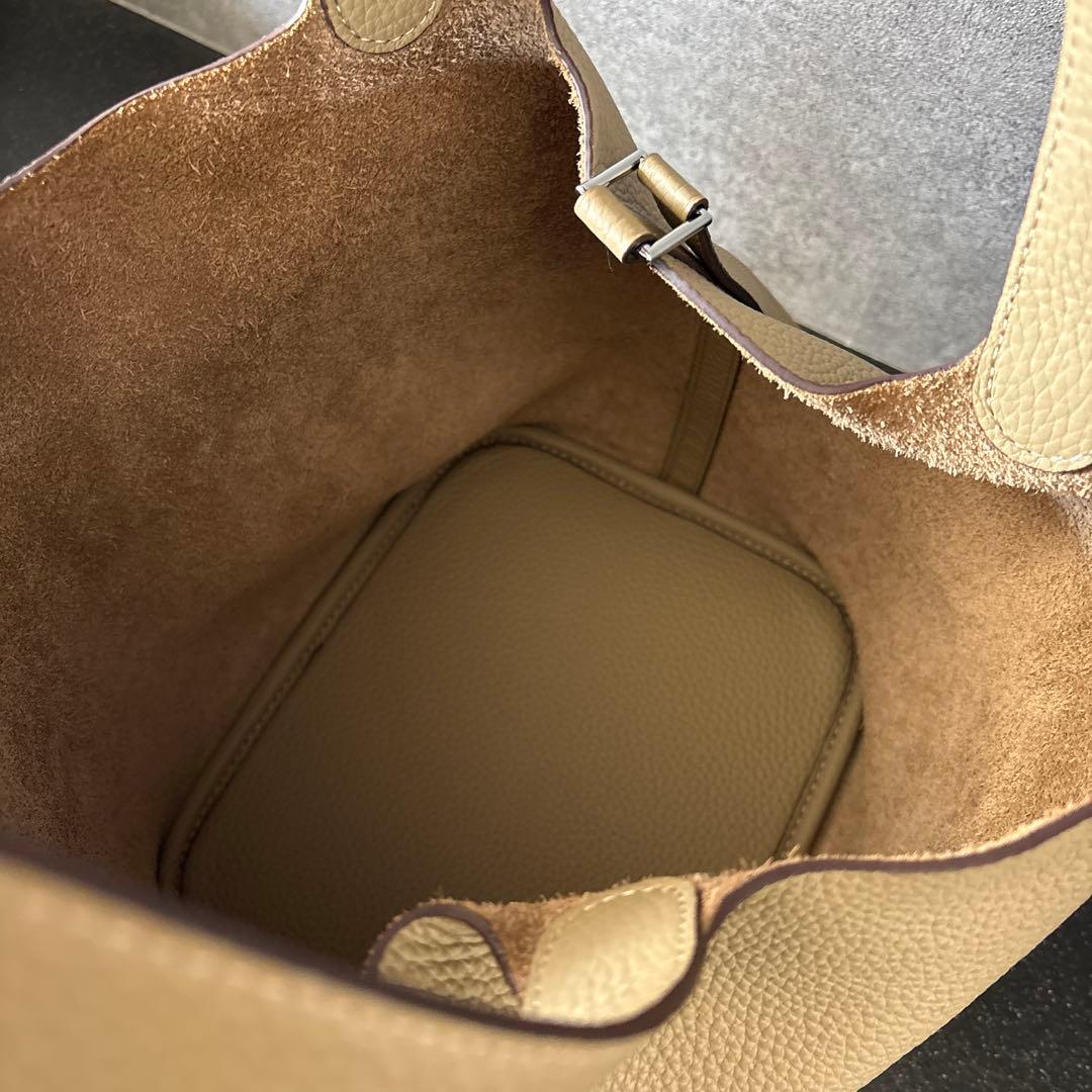 【美品✴︎】4U 本革キューブバッグ MM グレージュ 同色ステッチ