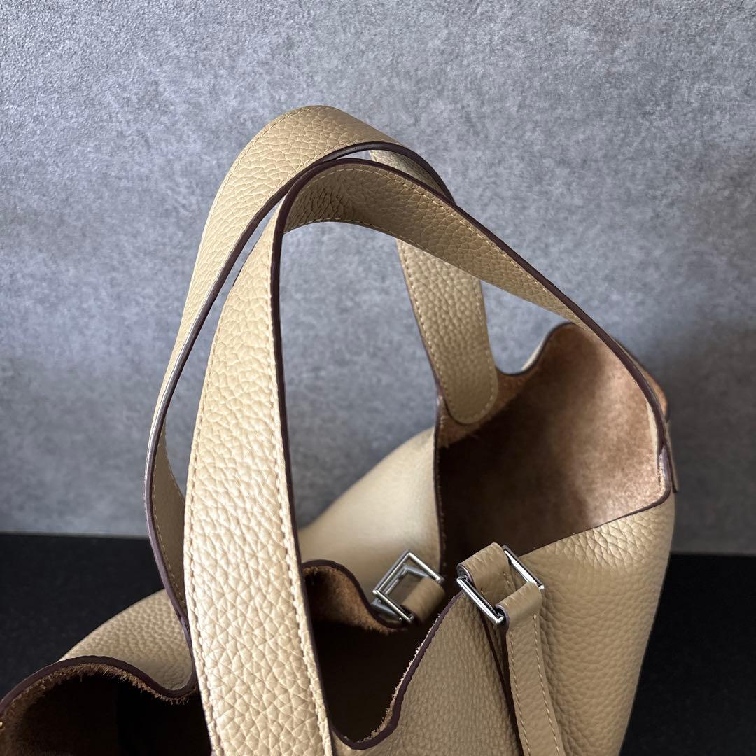 【美品✴︎】4U 本革キューブバッグ MM グレージュ 同色ステッチ