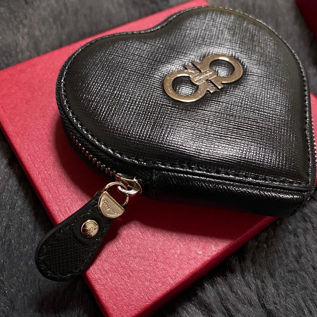 FERRAGAMO サルヴァトーレフェラガモ ガンチーニ ハートケース