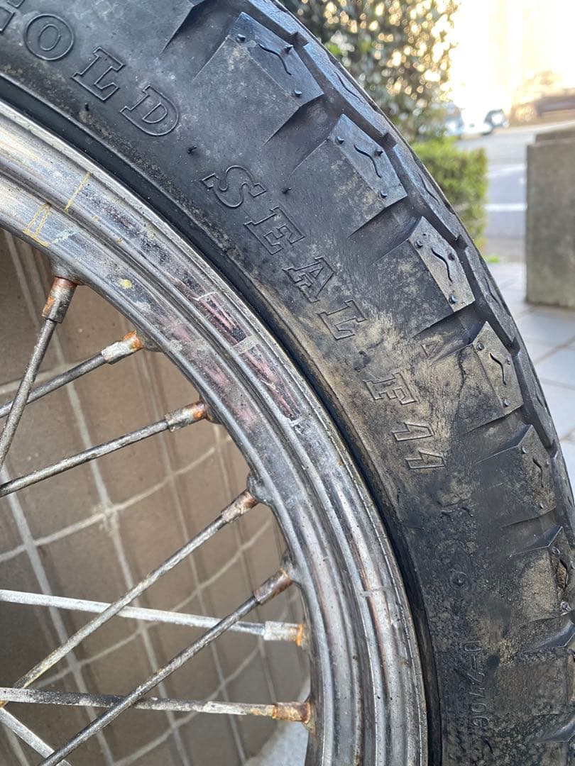 RON　スポーツスター　19インチホイール　タイヤ付き