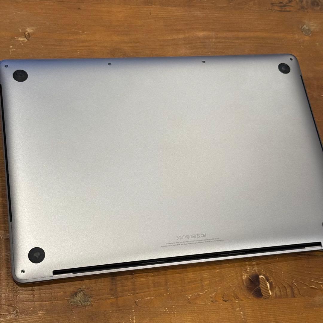 Apple MacBook Pro 15インチ i7/16G/1T USキー