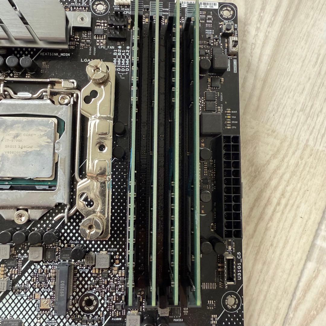 Intel Core i7-9700k マザーボード おまけ付き