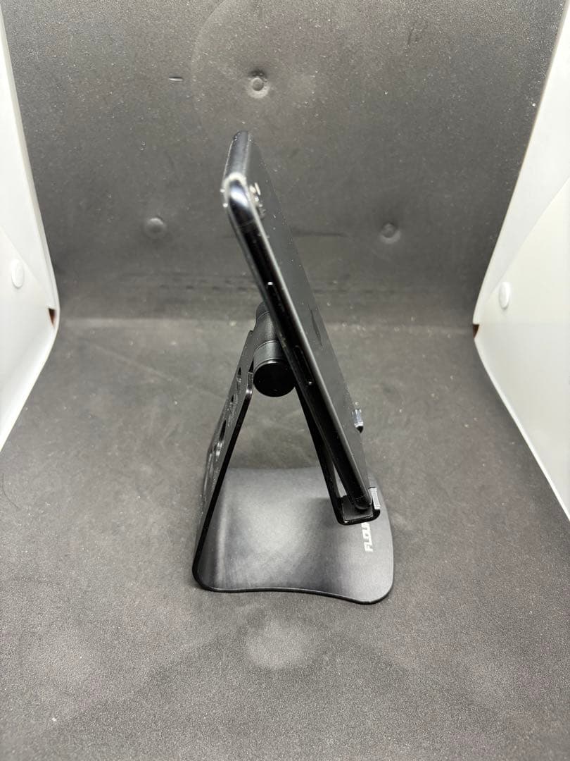 Apple iPhone SE (第2世代) ブラック 本体