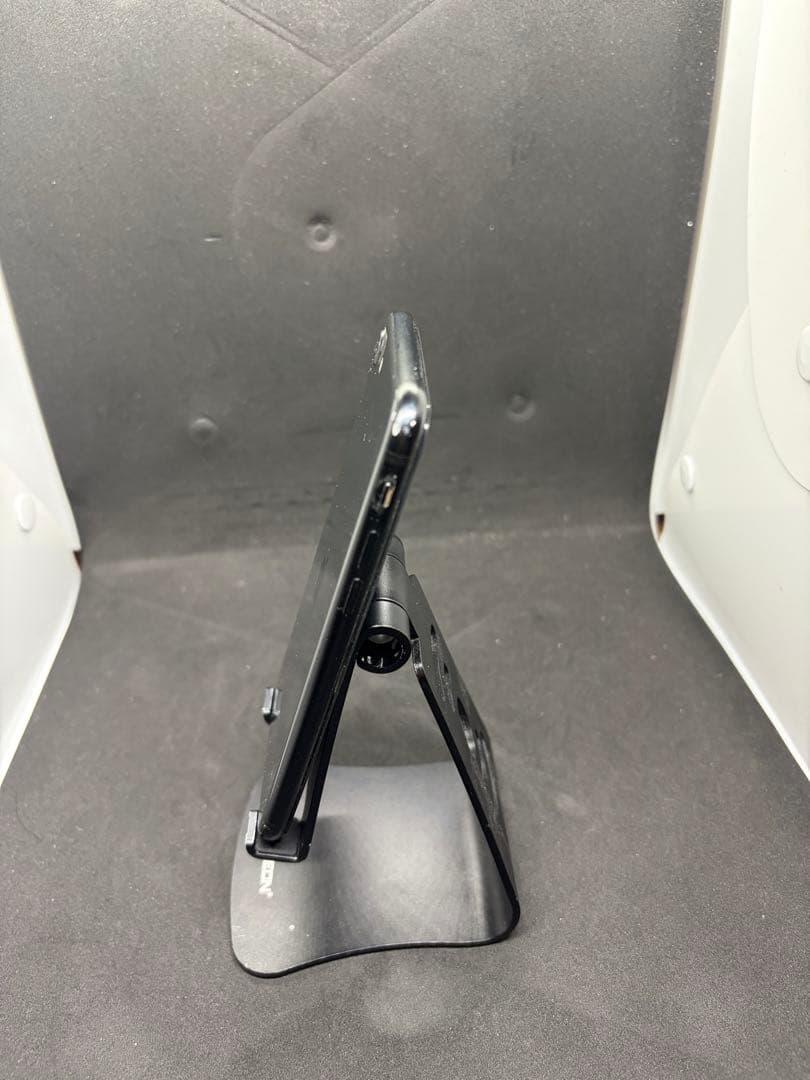 Apple iPhone SE (第2世代) ブラック 本体