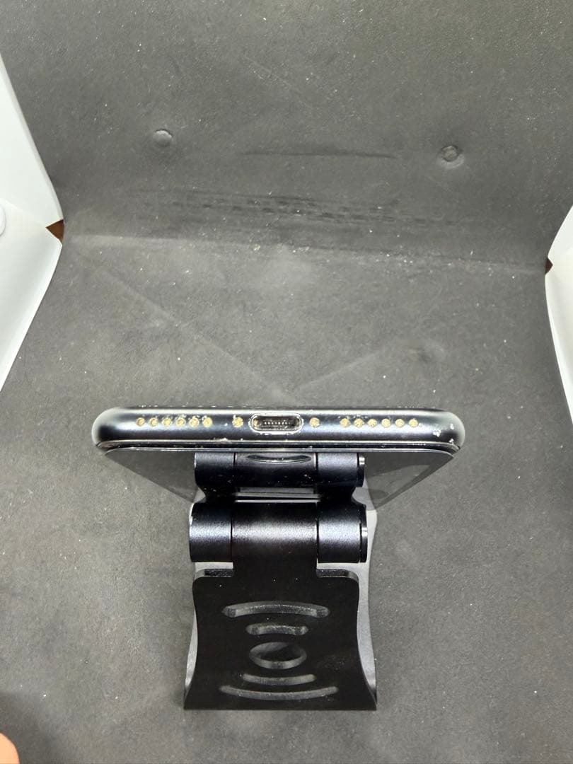 Apple iPhone SE (第2世代) ブラック 本体