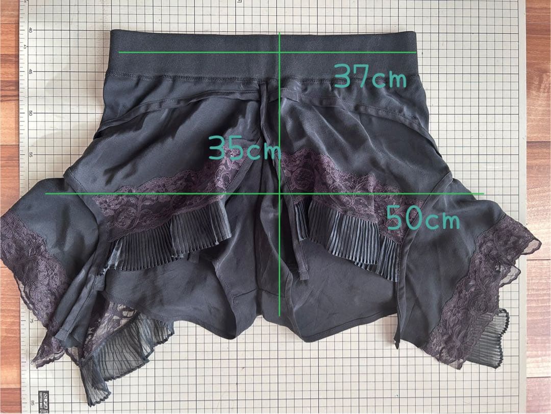 FUTURE CLASSICS レース付きショートパンツ toga sacai