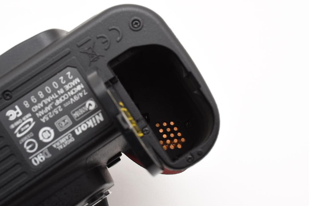 超美品 NIKON D90 ショット数 4179枚 デジタル ボディ M329