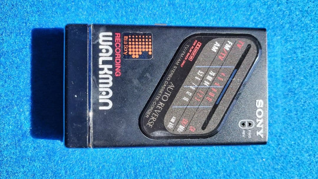 ウォークマンWM-F203 ラジオ、録音、オートリバース付き【ジャンク】