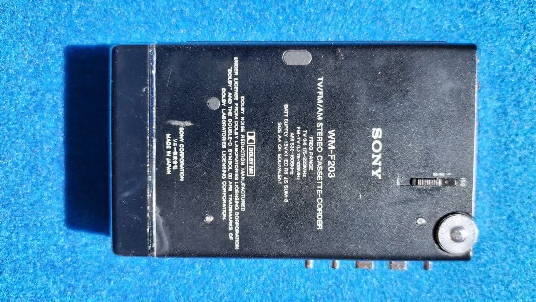 ウォークマンWM-F203 ラジオ、録音、オートリバース付き【ジャンク】