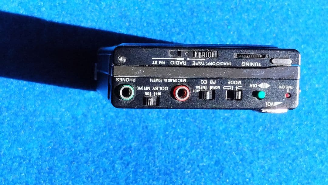 ウォークマンWM-F203 ラジオ、録音、オートリバース付き【ジャンク】