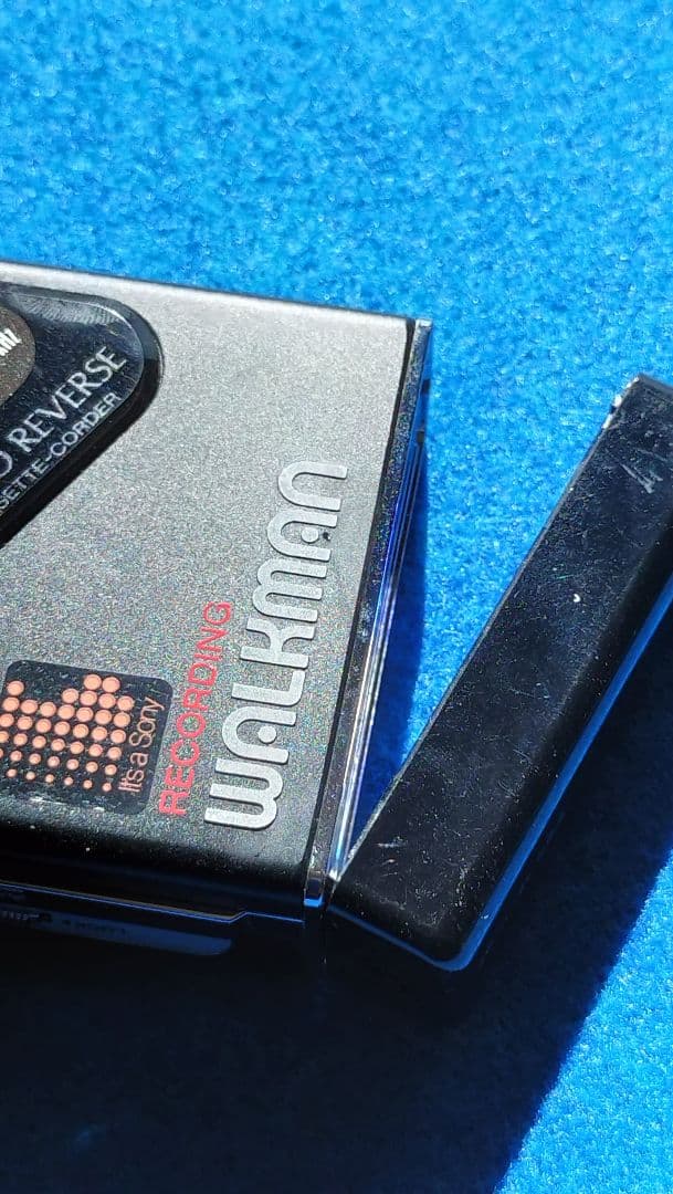 ウォークマンWM-F203 ラジオ、録音、オートリバース付き【ジャンク】