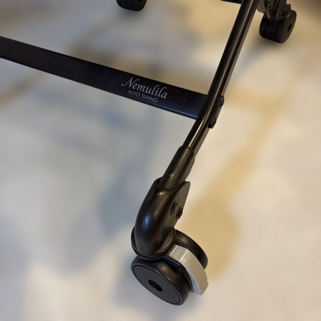 Combi コンビ ネムリラ オートスウィング 電動ハイローチェア