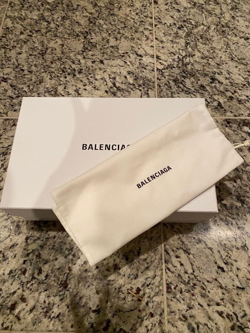 バレンシアガ　チェック柄 ミュール