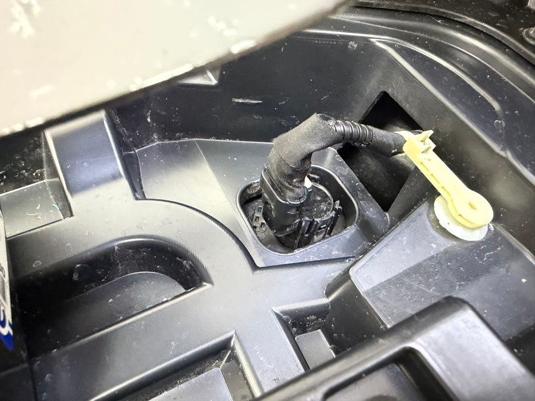 JLラングラーMOPAR純正USプラスチックリアバンパー (パークセンサー有り)