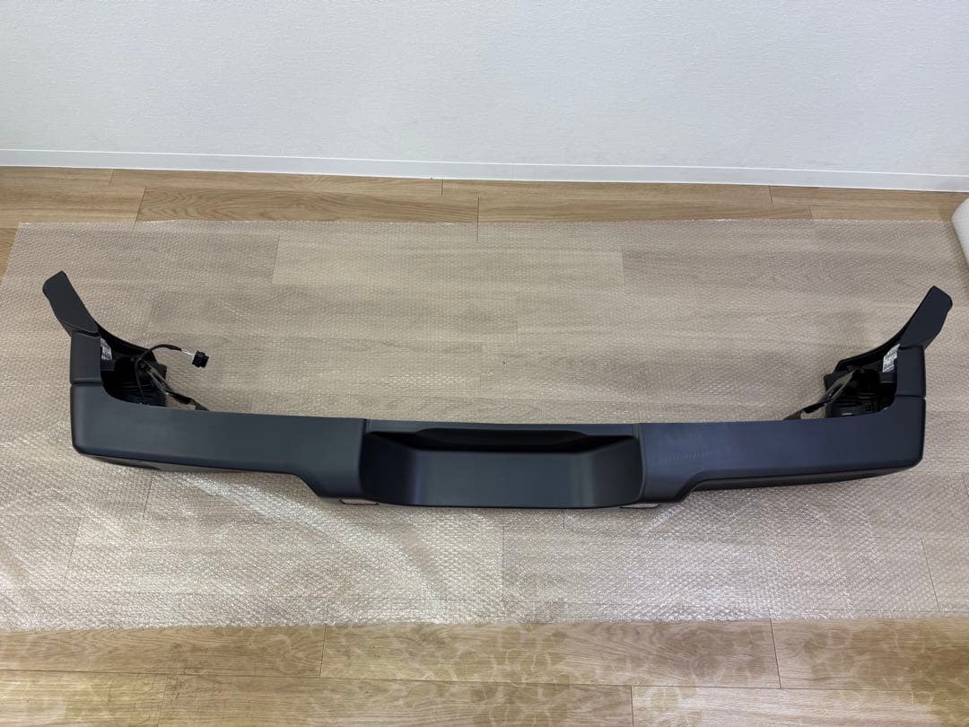 JLラングラーMOPAR純正USプラスチックリアバンパー (パークセンサー有り)