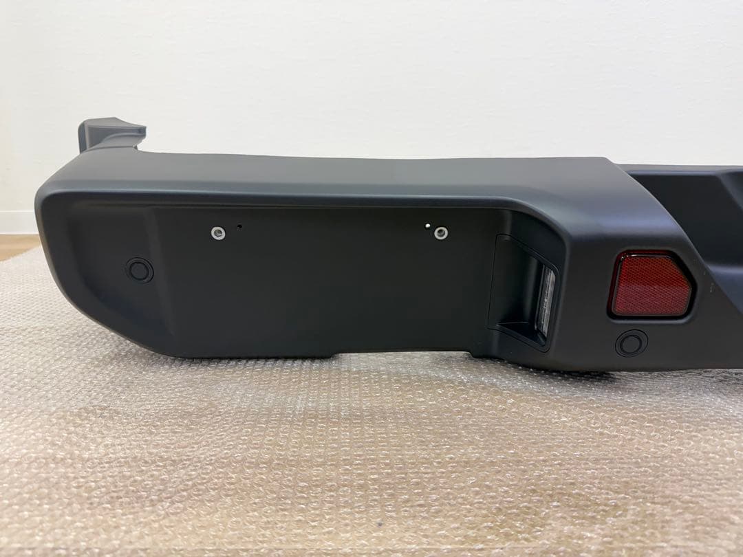 JLラングラーMOPAR純正USプラスチックリアバンパー (パークセンサー有り)