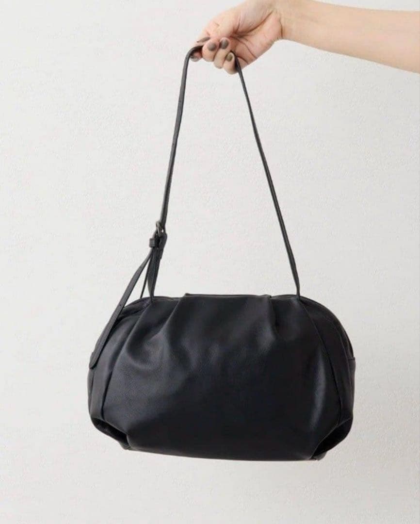 極美品 イアパピヨネ コロンボストンバッグ 黒