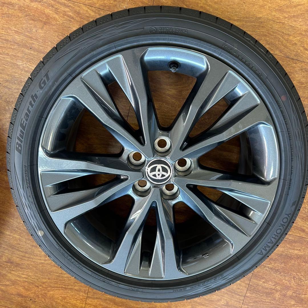 トヨタ カローラツーリング 純正ホイール　YOKOHAMA 215/45R17