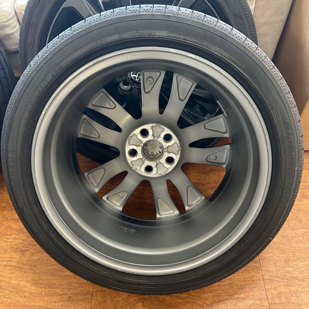 トヨタ カローラツーリング 純正ホイール　YOKOHAMA 215/45R17
