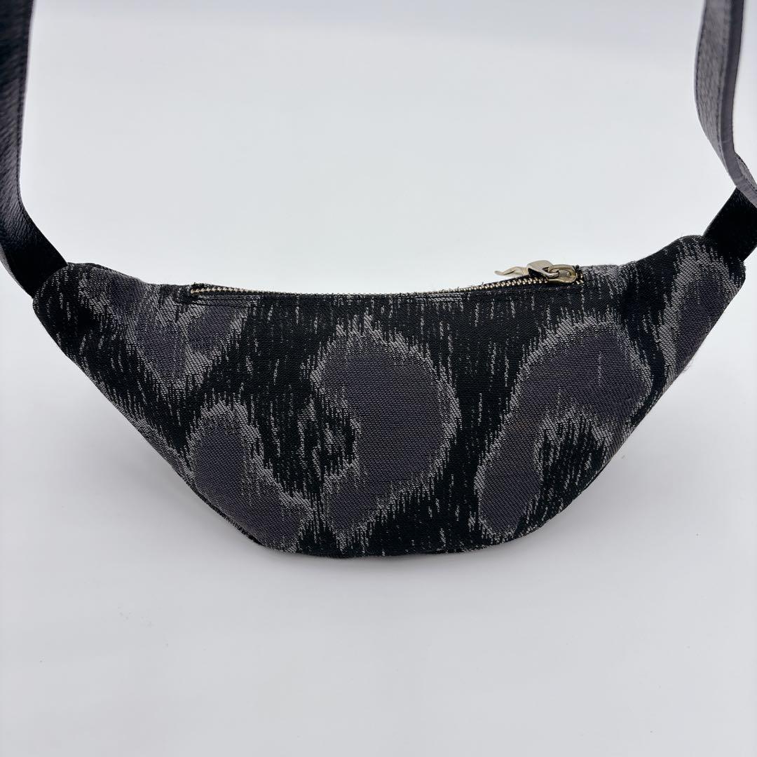 ヴィヴィアンウエストウッド　ウエストポーチ　ショルダーバッグ　金オーブ