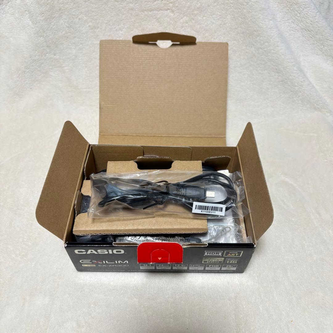 J*c様 CASIO EXILIM HS EX-ZR300 デジタルカメラ