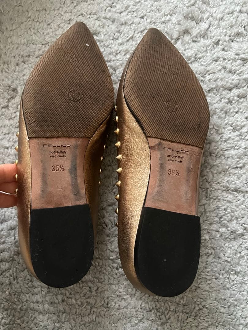 PELLICO スタッズ付きゴールドフラットシューズ　35ハーフ　22.5