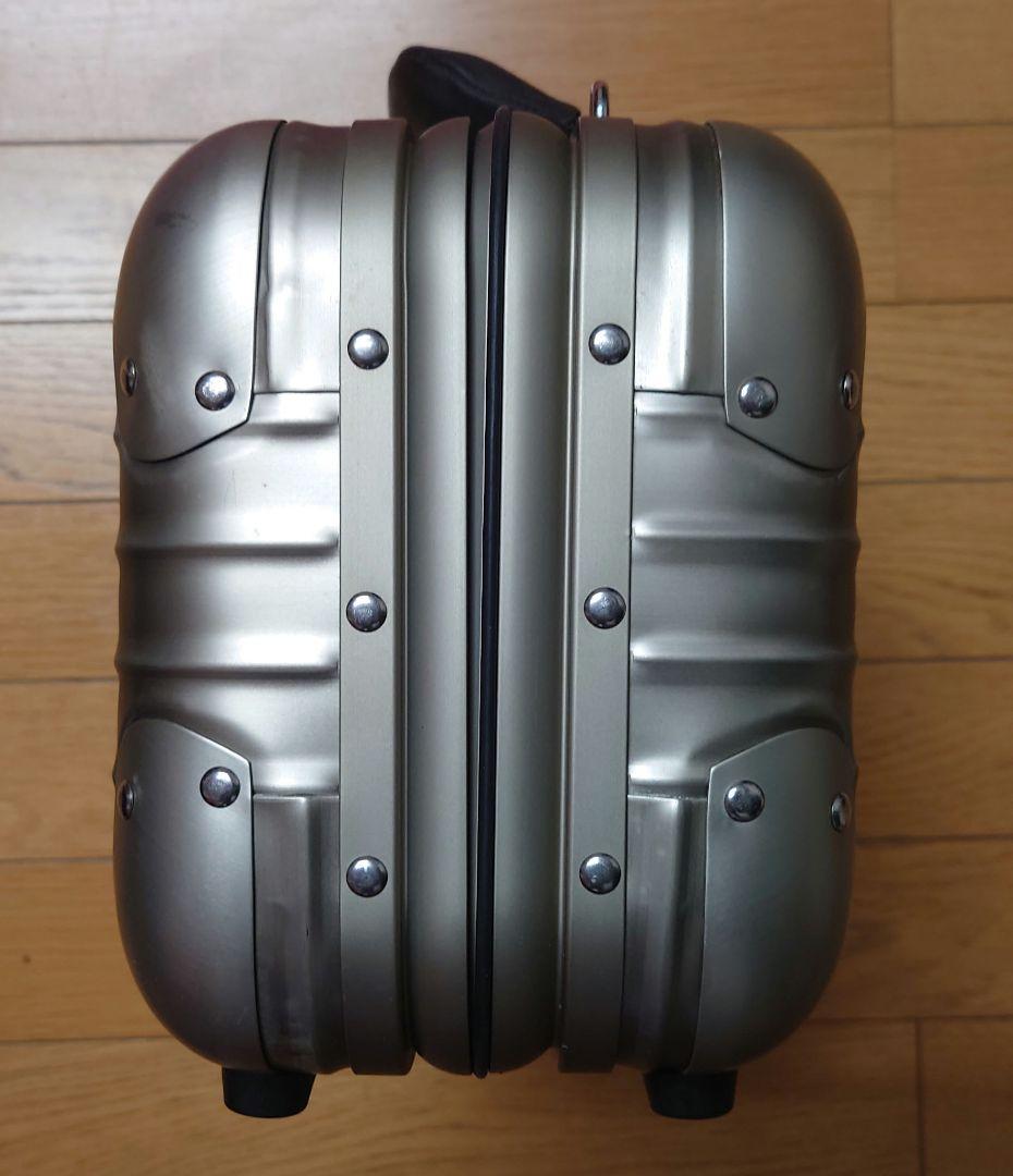 バッグ RIMOWA Piccolo Titanium