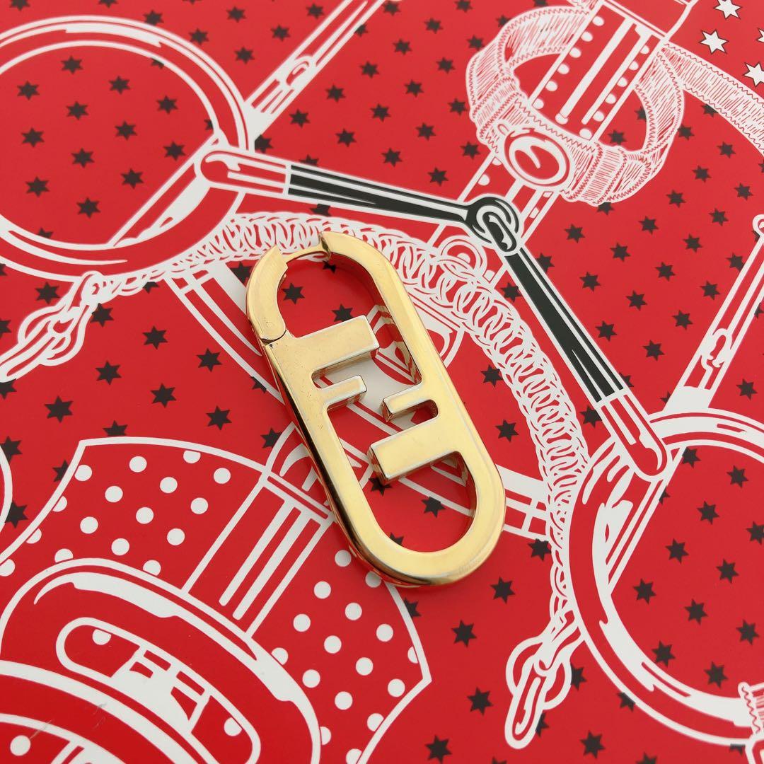 FENDI フェンディ オーロック ゴールド ピアス