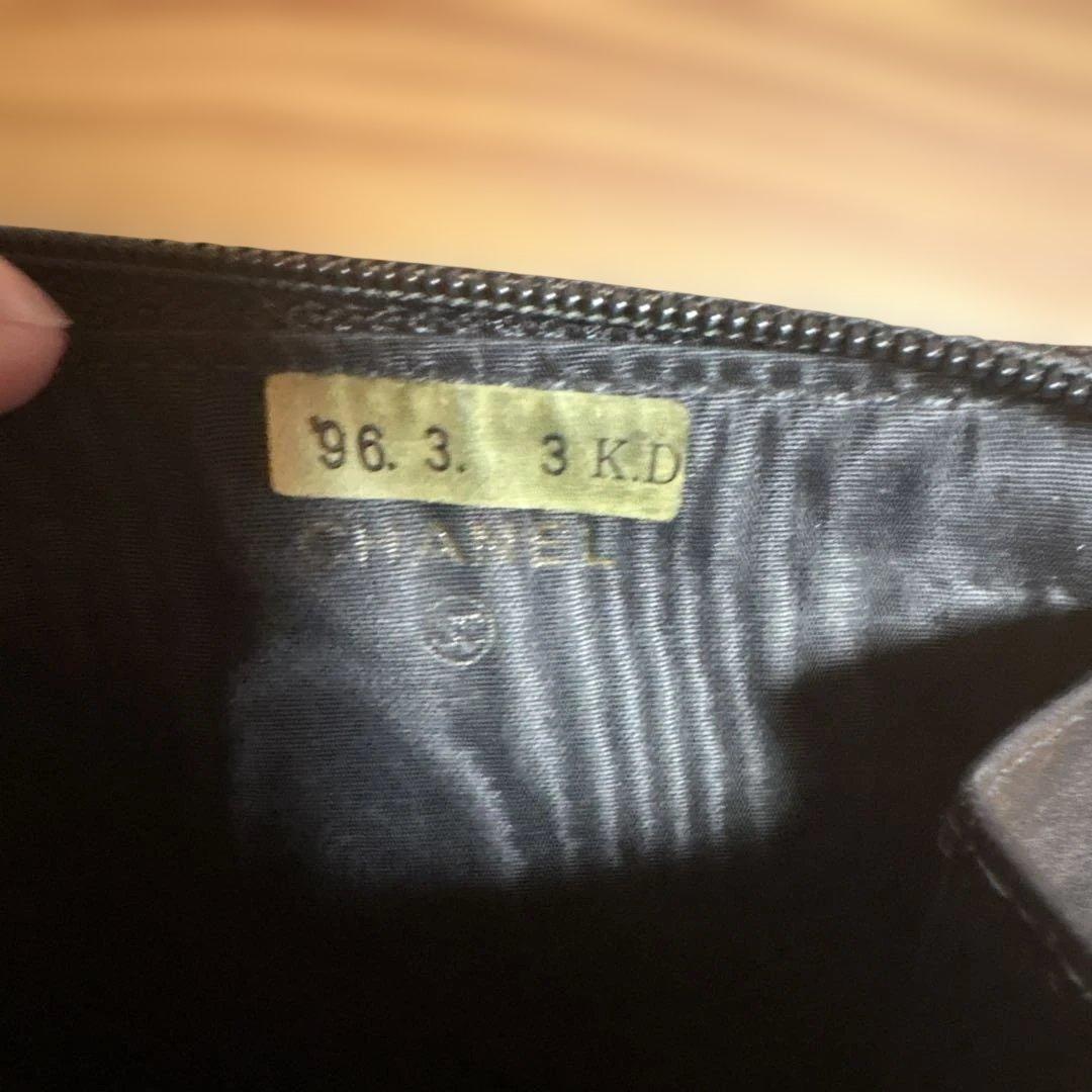 シャネル　CHANEL エナメル　小銭入れ　ブティック　デカロゴ　ケース