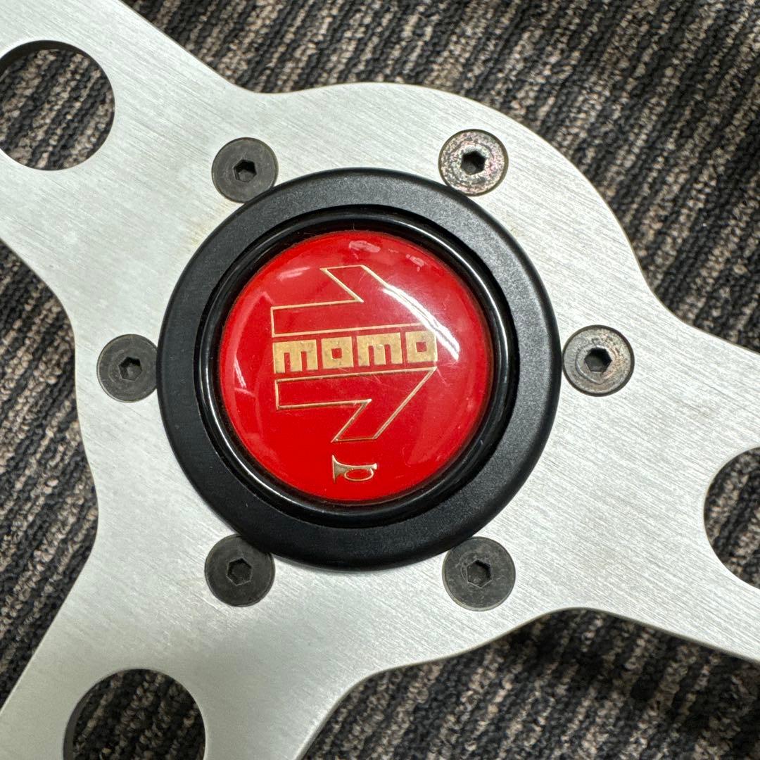 MOMO ステアリングホイール 3スポーク　ホーン　ボス