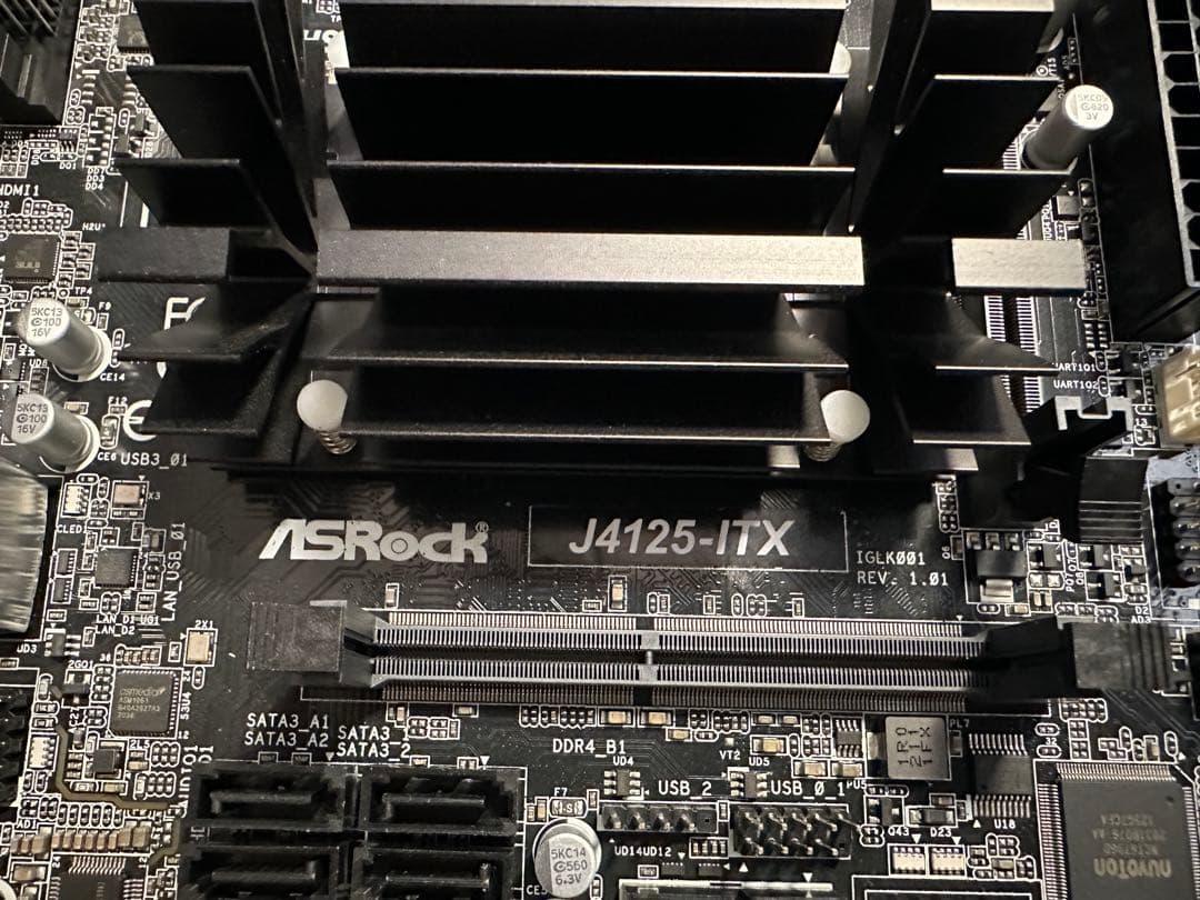 ASRock J4125-ITX マザーボード + DDR4 8GBメモリ