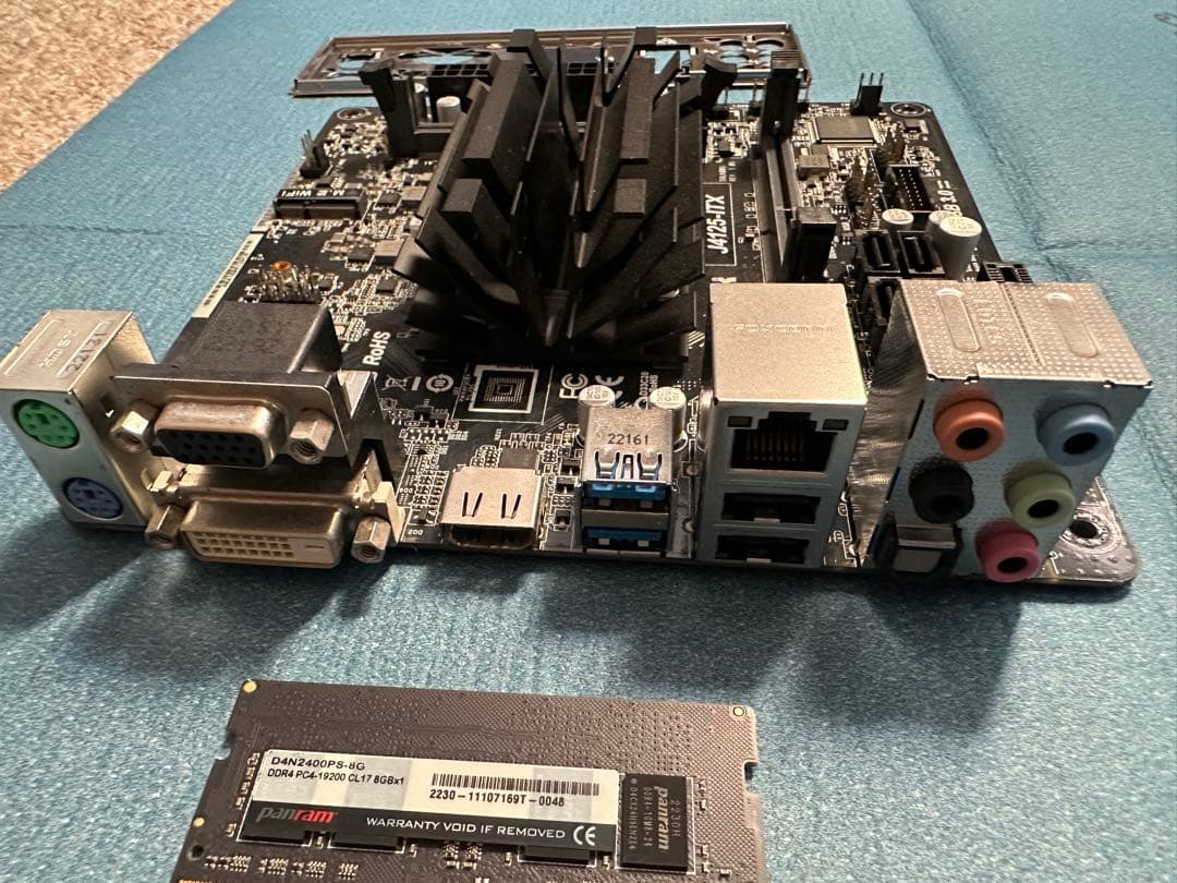 ASRock J4125-ITX マザーボード + DDR4 8GBメモリ