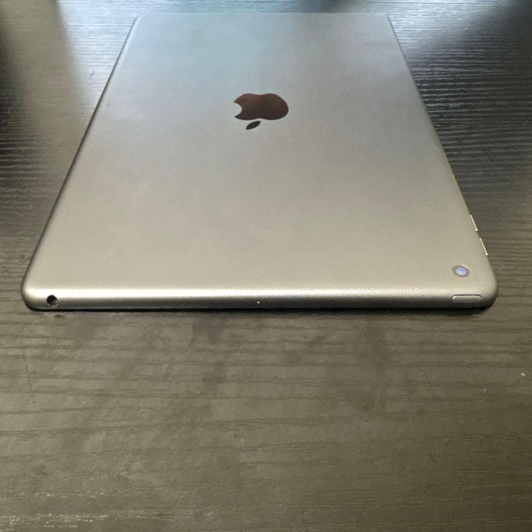 N*o様 Ipad 第8世代　グレー