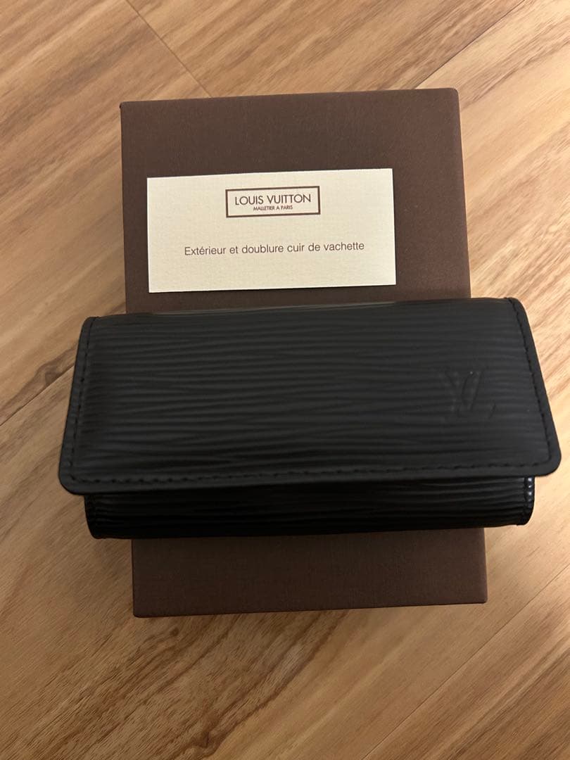 LOUIS VUITTON エピ・レザー キーケース