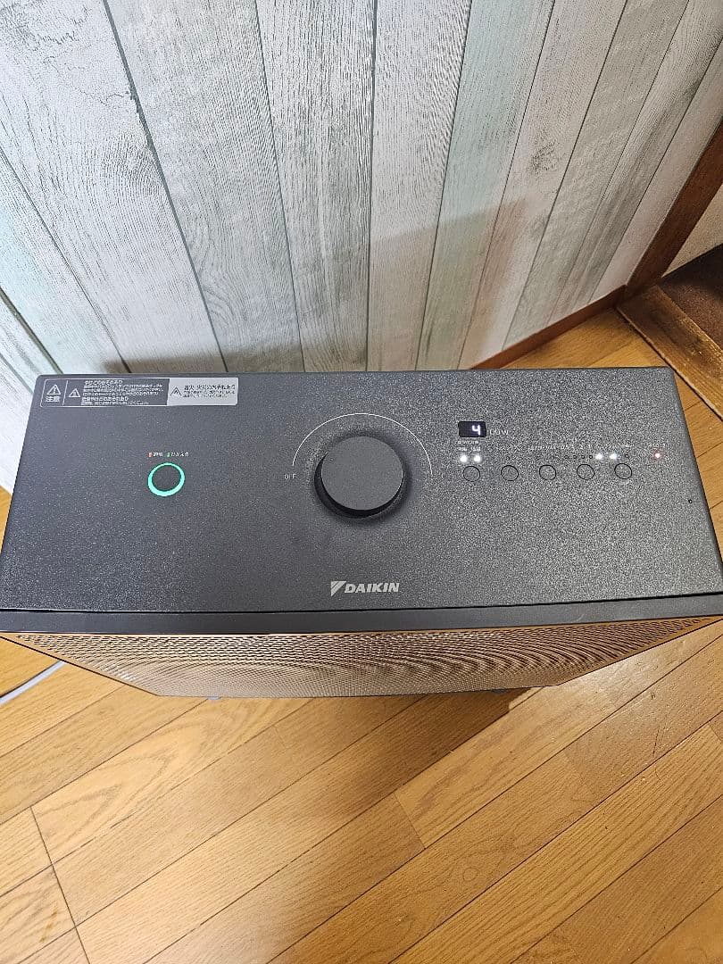 ダイキン 遠赤外線暖房機 ハイブリッドセラムヒート WRH134AS-H