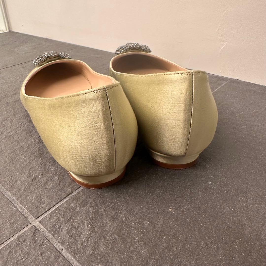 マノロブラニク ハンギシMANOLO BLAHNIKパンプス フラット