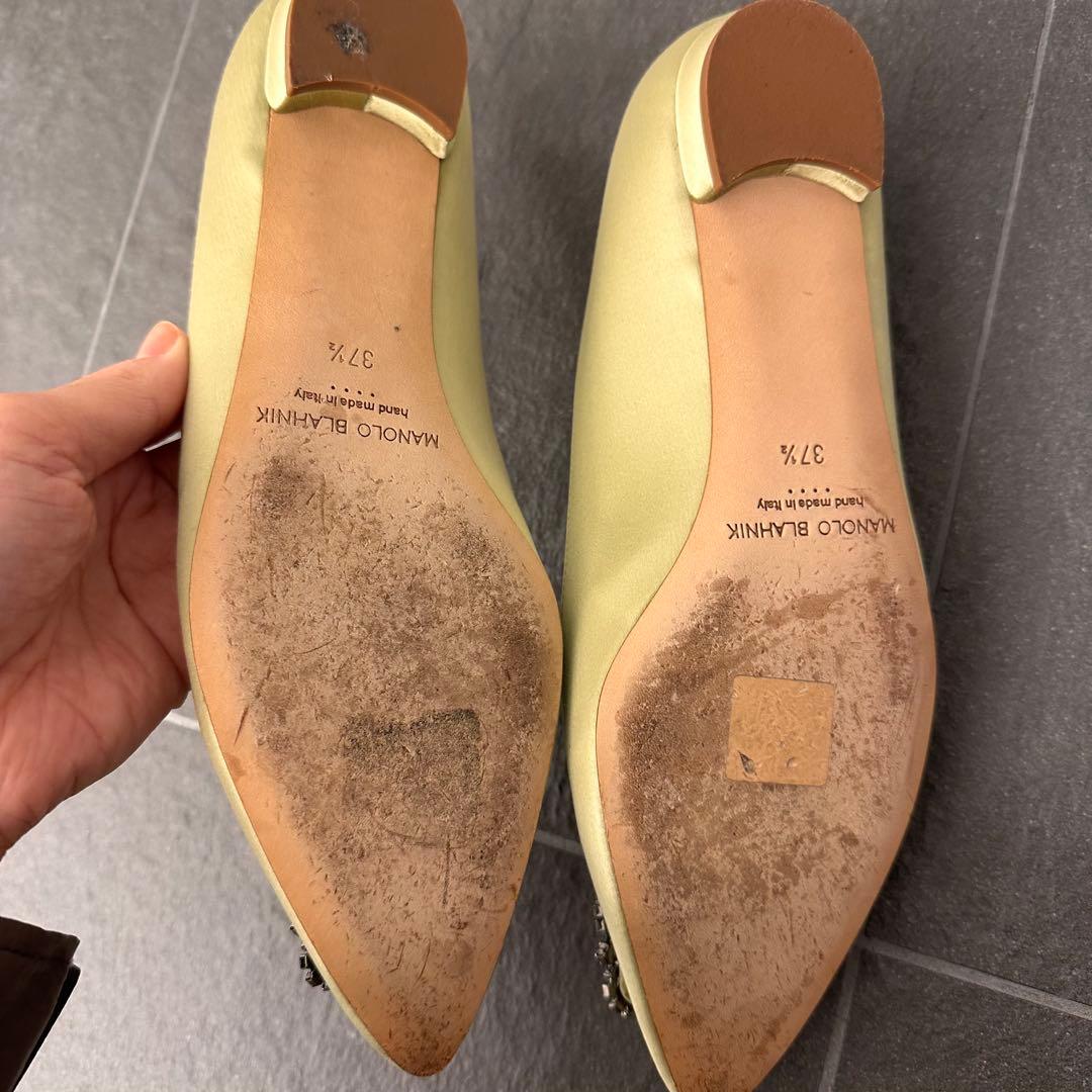 マノロブラニク ハンギシMANOLO BLAHNIKパンプス フラット