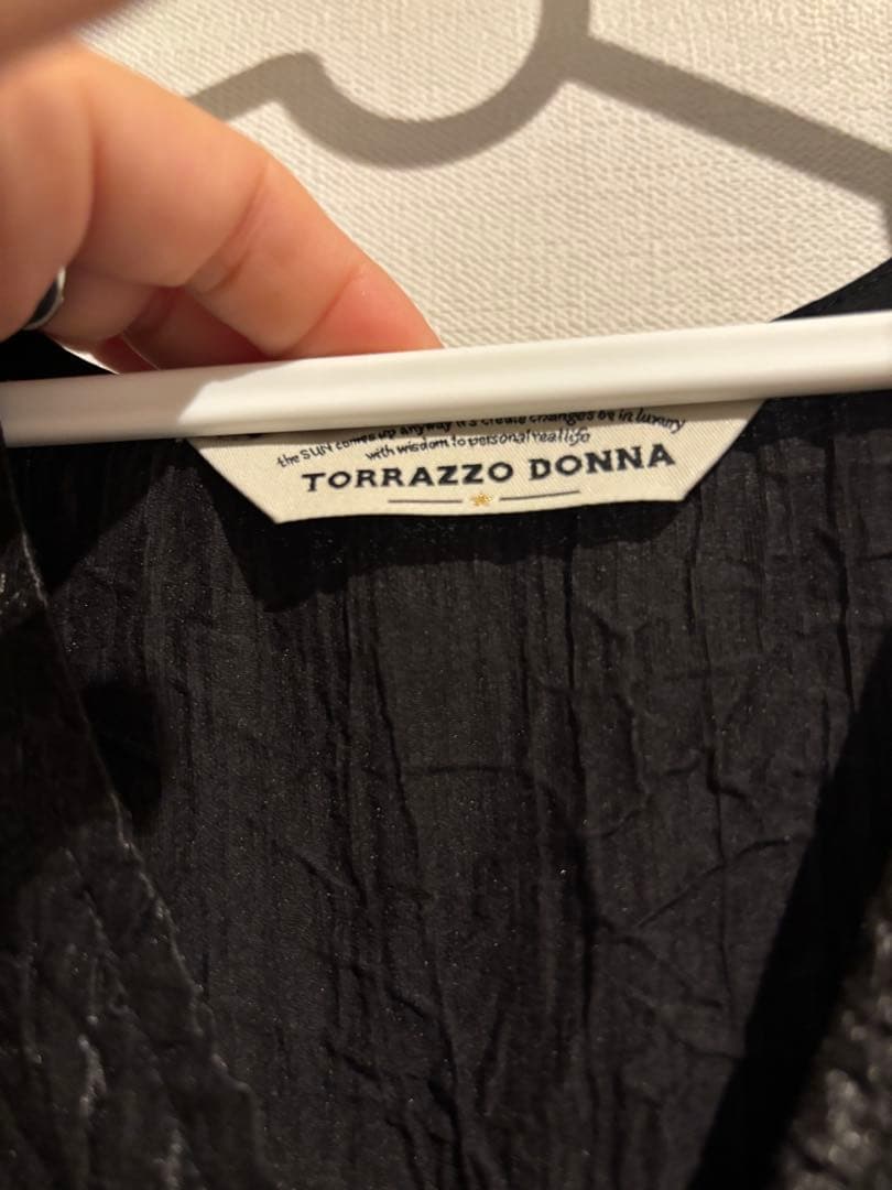 TORRAZZO DONNA ブラック ノースリーブチュニック　SHIPS