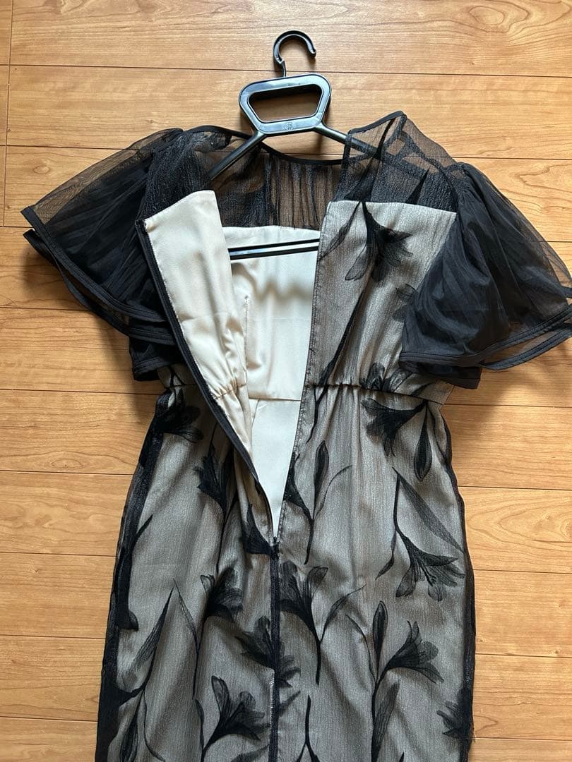 niana ドレス　ブライダル　パーティ