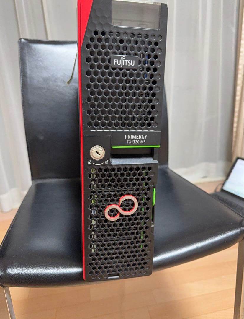 Fujitsu PRIMERGY TX1320 M3 サーバー